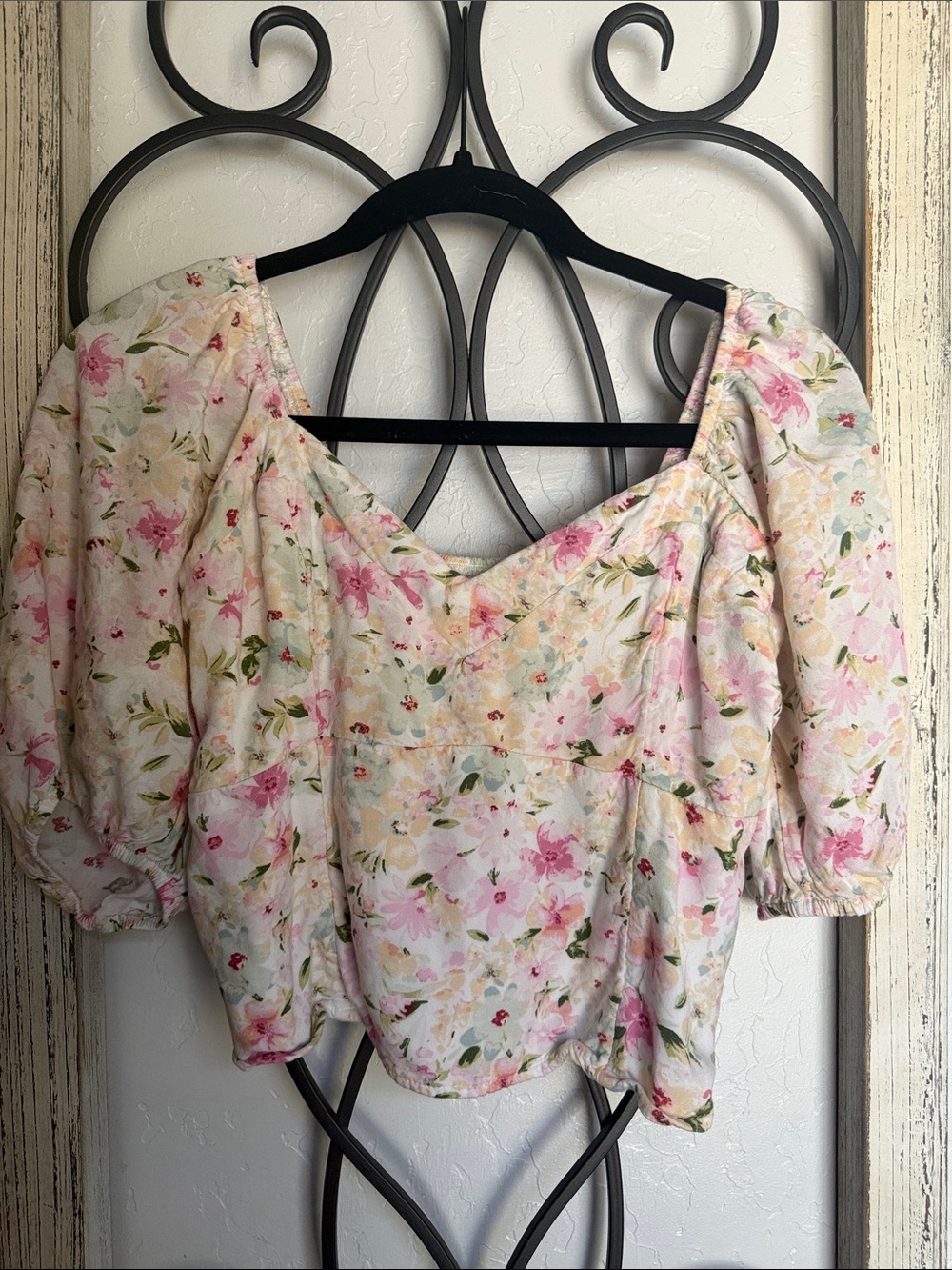 Abercrombie & Fitch Floral Puff-Sleeve Blouse in Cream, Pink and Green | Size L